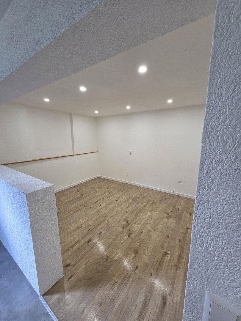 Pronájem bytu 1+kk 33 m², Backnanger Straße 18, Sulzbach an der Murr, Bádensko-Württembersko Pronájem bytu 1+kk 33 m², Backnanger Straße 18, Sulzbach an der Murr, Bádensko-Württembersko
