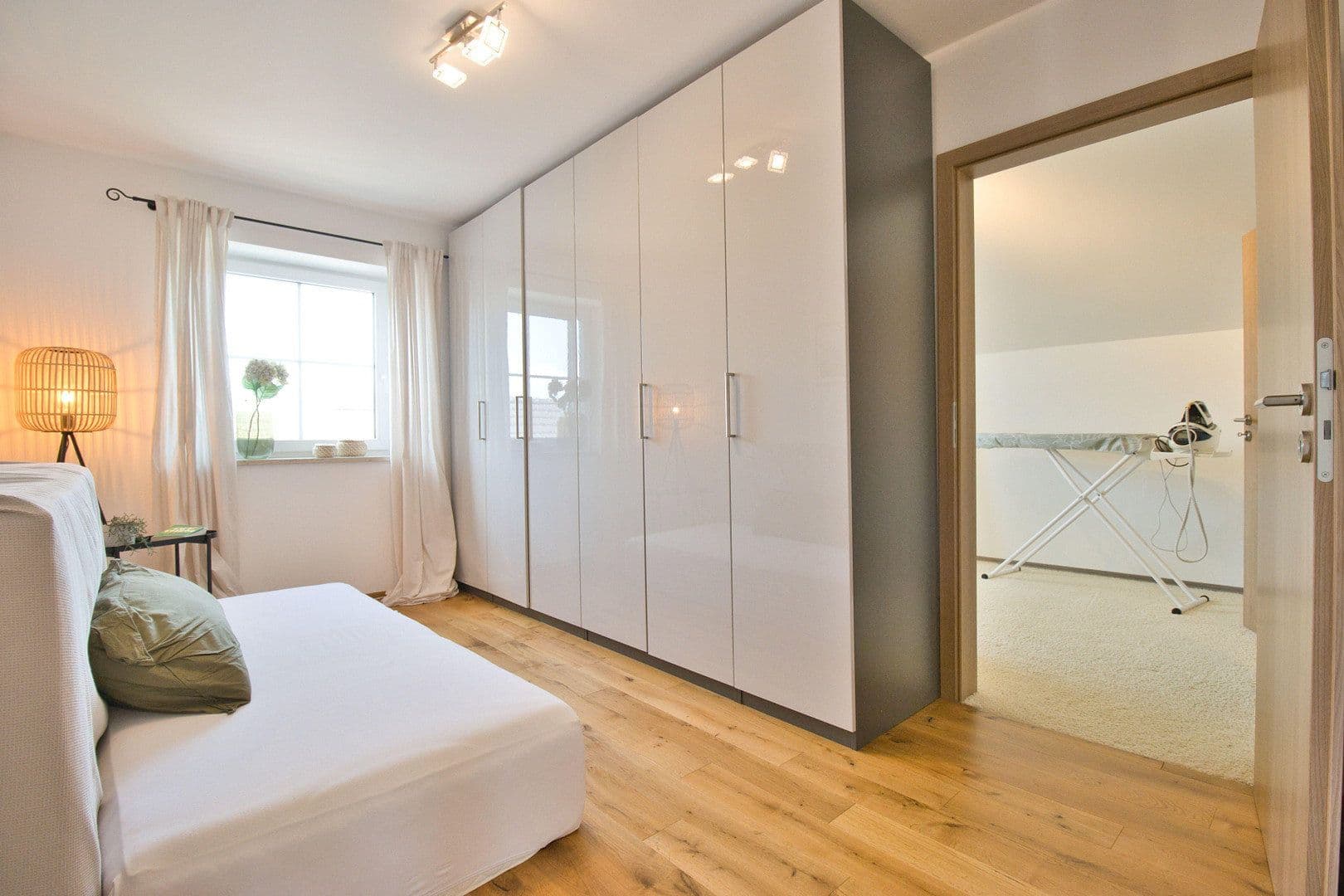 Prodej domu 440 m², pozemek 1.757 m², Neumarkt-Sankt Veit, Bavorsko Prodej domu 440 m², pozemek 1.757 m², Neumarkt-Sankt Veit, Bavorsko
