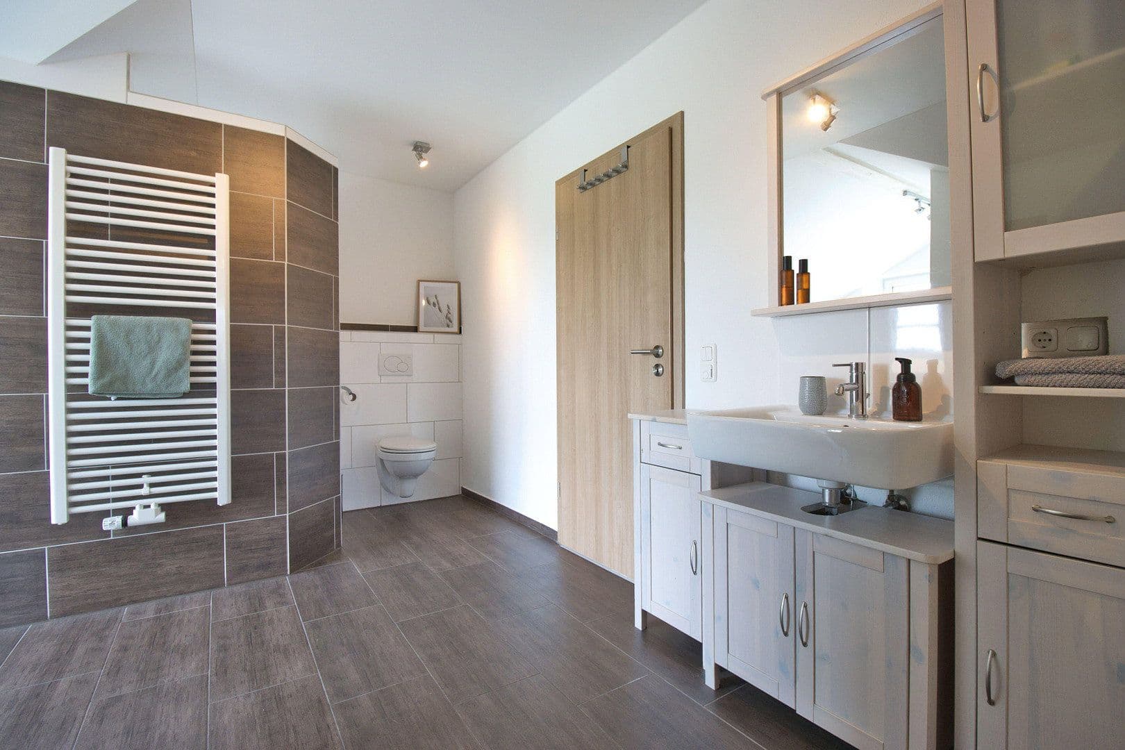 Prodej domu 440 m², pozemek 1.757 m², Neumarkt-Sankt Veit, Bavorsko Prodej domu 440 m², pozemek 1.757 m², Neumarkt-Sankt Veit, Bavorsko
