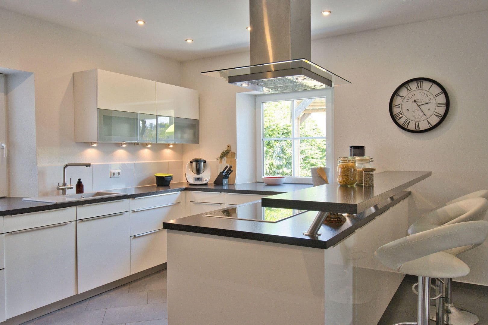 Prodej domu 440 m², pozemek 1.757 m², Neumarkt-Sankt Veit, Bavorsko Prodej domu 440 m², pozemek 1.757 m², Neumarkt-Sankt Veit, Bavorsko