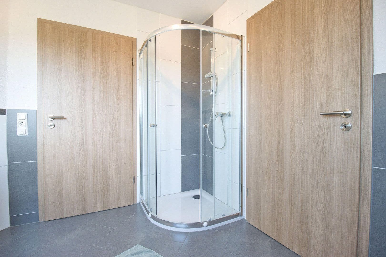 Prodej domu 440 m², pozemek 1.757 m², Neumarkt-Sankt Veit, Bavorsko Prodej domu 440 m², pozemek 1.757 m², Neumarkt-Sankt Veit, Bavorsko