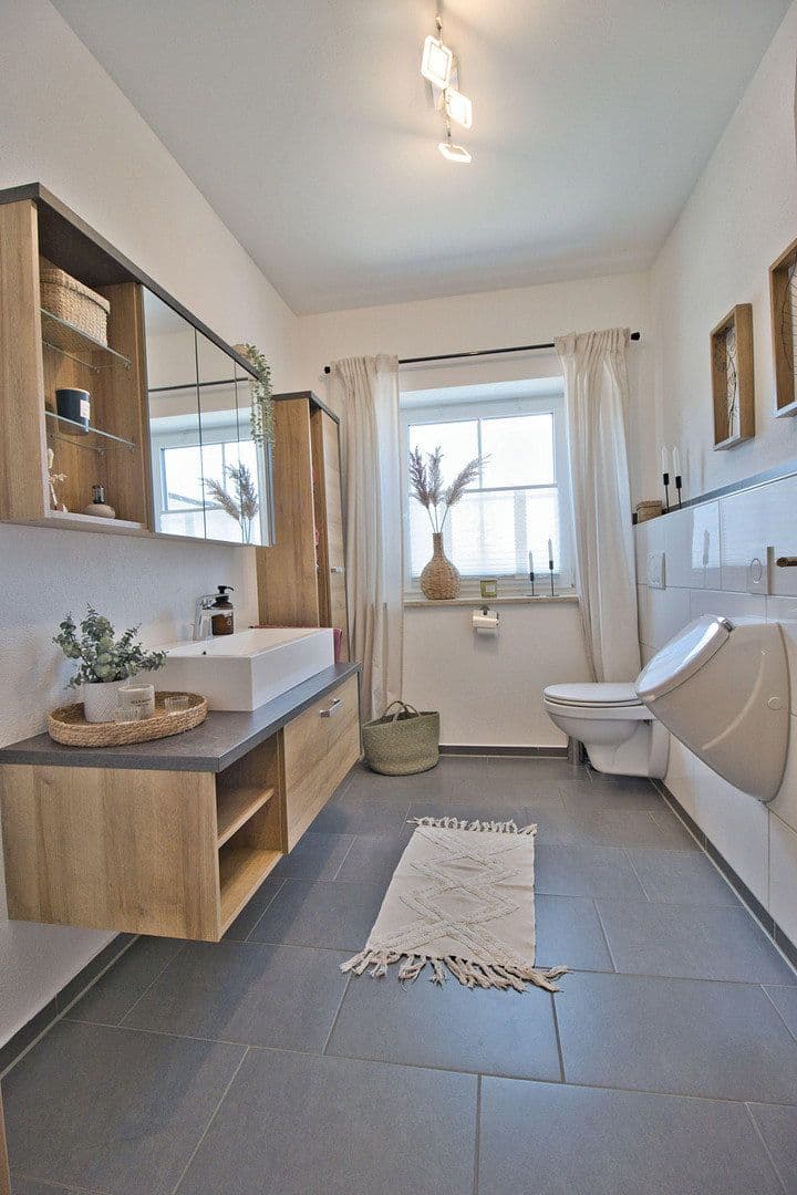 Prodej domu 440 m², pozemek 1.757 m², Neumarkt-Sankt Veit, Bavorsko Prodej domu 440 m², pozemek 1.757 m², Neumarkt-Sankt Veit, Bavorsko
