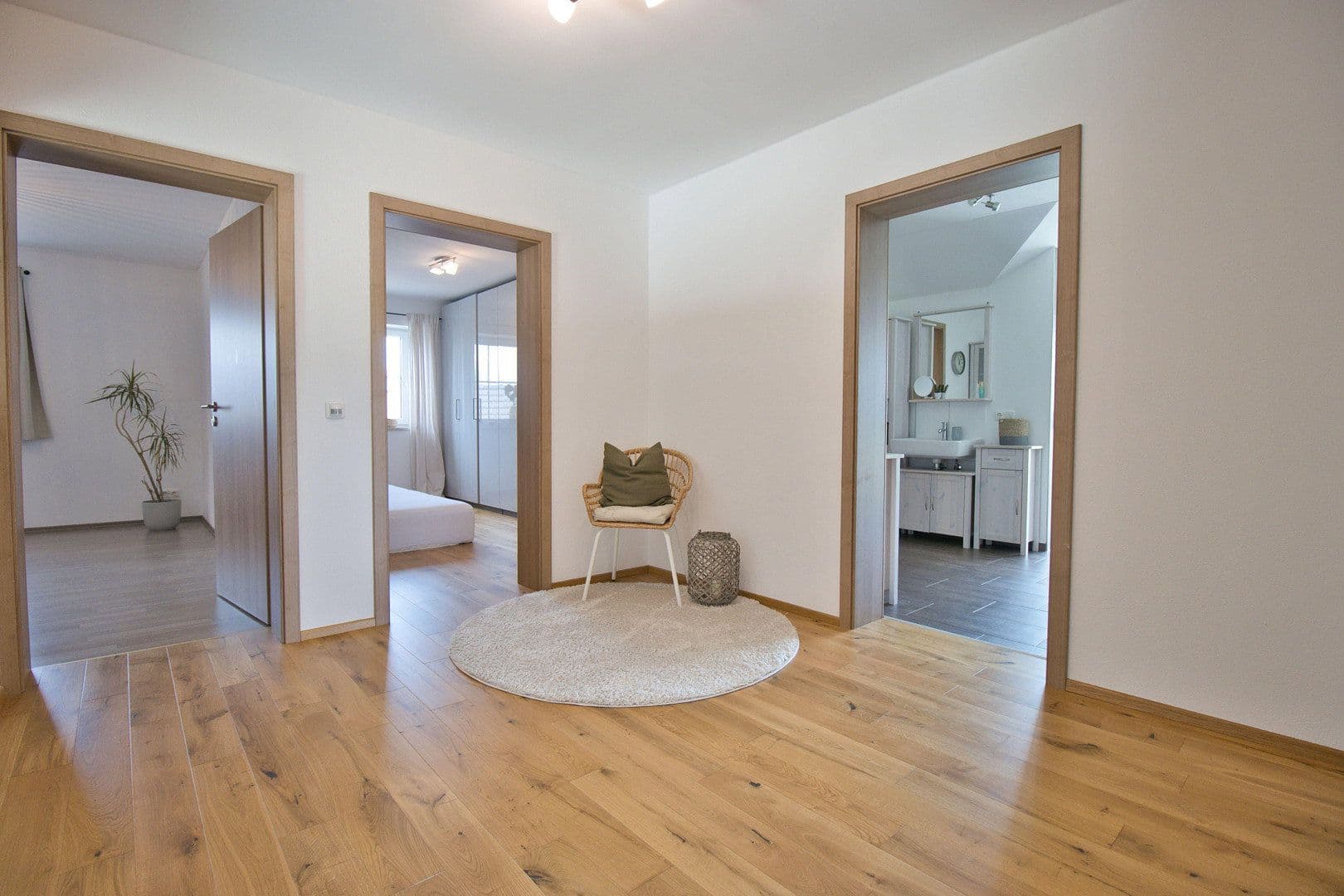 Prodej domu 440 m², pozemek 1.757 m², Neumarkt-Sankt Veit, Bavorsko Prodej domu 440 m², pozemek 1.757 m², Neumarkt-Sankt Veit, Bavorsko