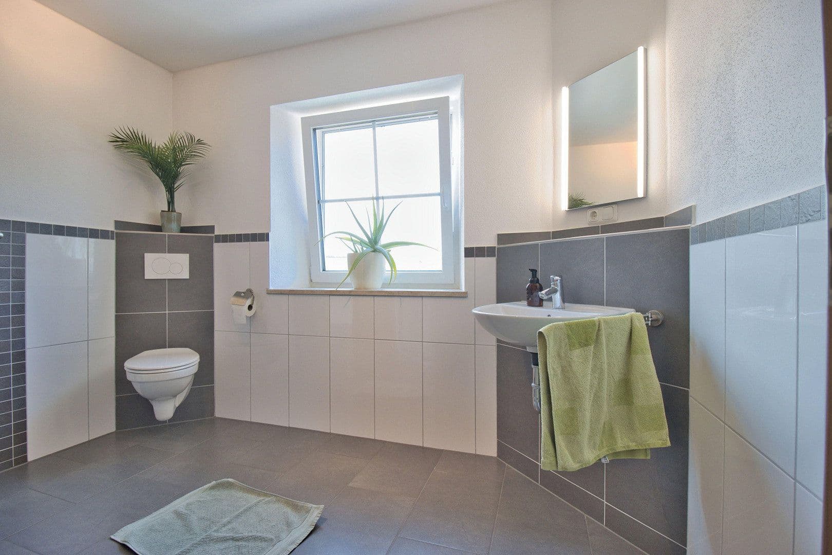 Prodej domu 440 m², pozemek 1.757 m², Neumarkt-Sankt Veit, Bavorsko Prodej domu 440 m², pozemek 1.757 m², Neumarkt-Sankt Veit, Bavorsko
