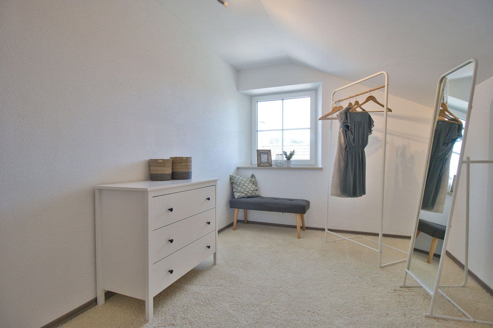 Prodej domu 440 m², pozemek 1.757 m², Neumarkt-Sankt Veit, Bavorsko Prodej domu 440 m², pozemek 1.757 m², Neumarkt-Sankt Veit, Bavorsko