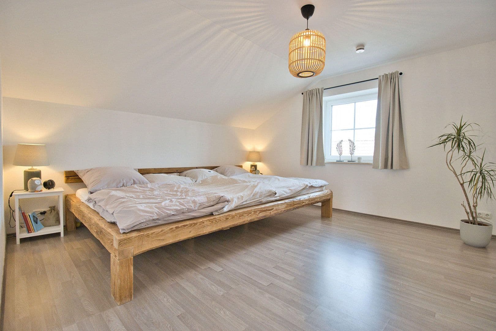 Prodej domu 440 m², pozemek 1.757 m², Neumarkt-Sankt Veit, Bavorsko Prodej domu 440 m², pozemek 1.757 m², Neumarkt-Sankt Veit, Bavorsko