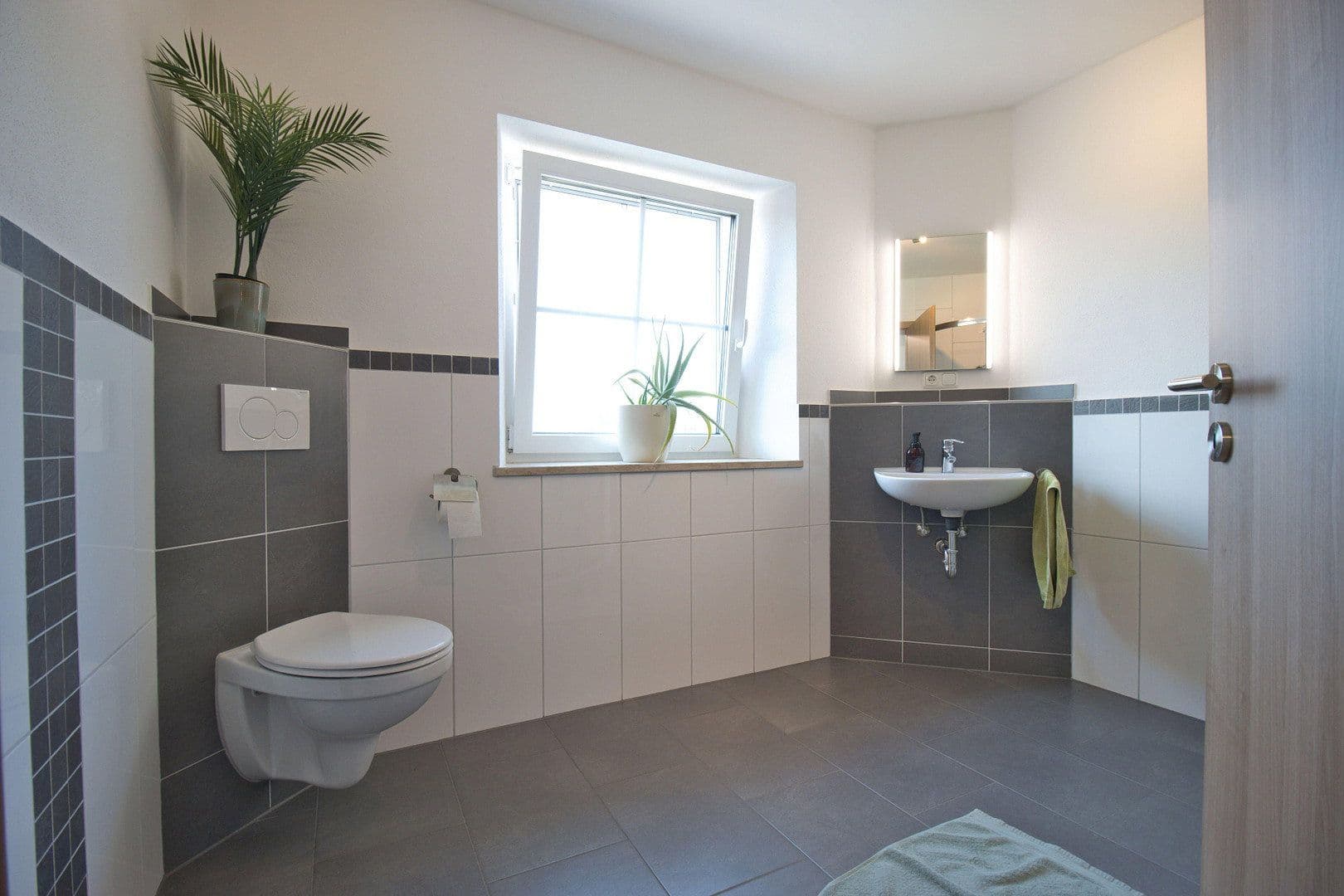 Prodej domu 440 m², pozemek 1.757 m², Neumarkt-Sankt Veit, Bavorsko Prodej domu 440 m², pozemek 1.757 m², Neumarkt-Sankt Veit, Bavorsko