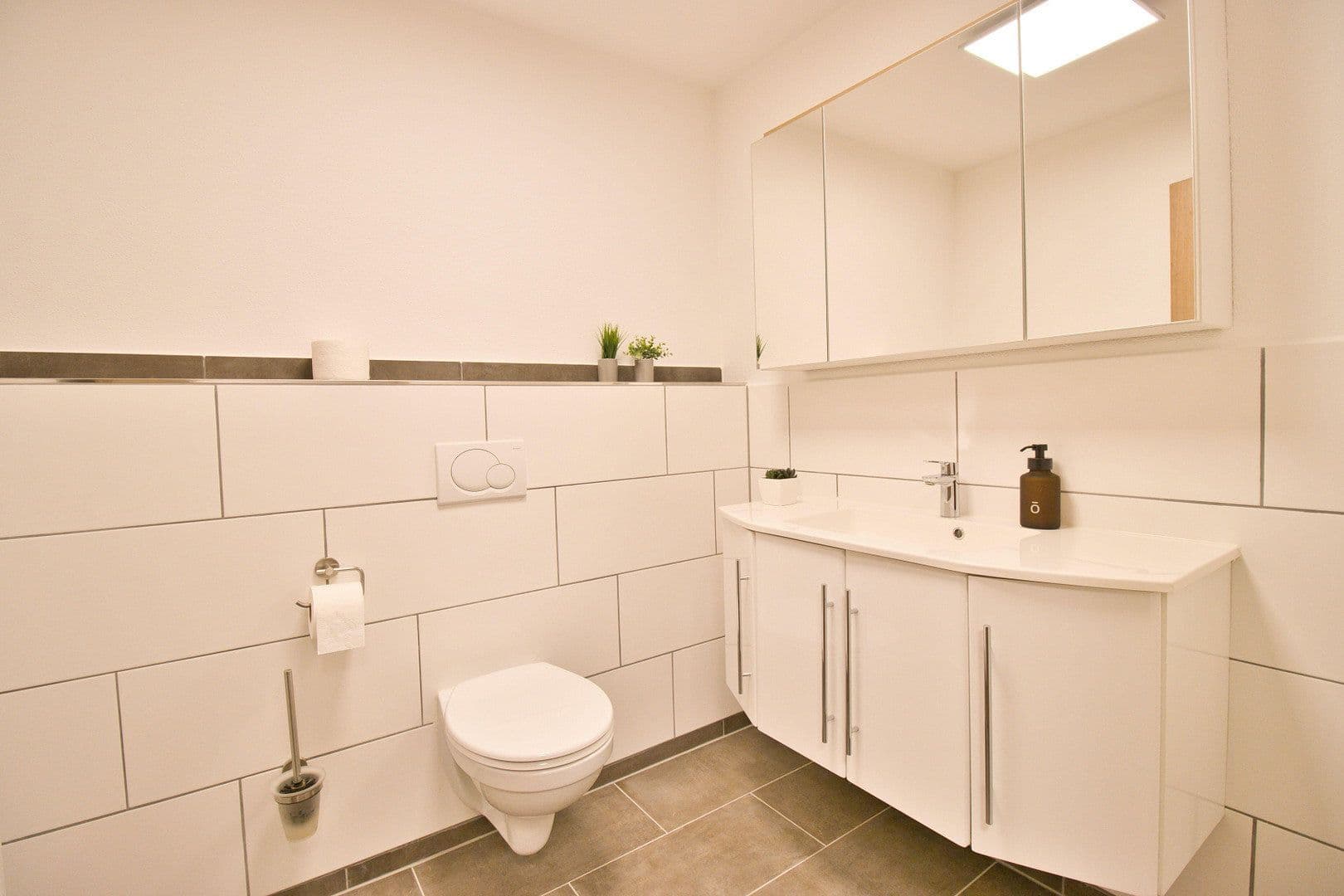 Prodej domu 440 m², pozemek 1.757 m², Neumarkt-Sankt Veit, Bavorsko Prodej domu 440 m², pozemek 1.757 m², Neumarkt-Sankt Veit, Bavorsko