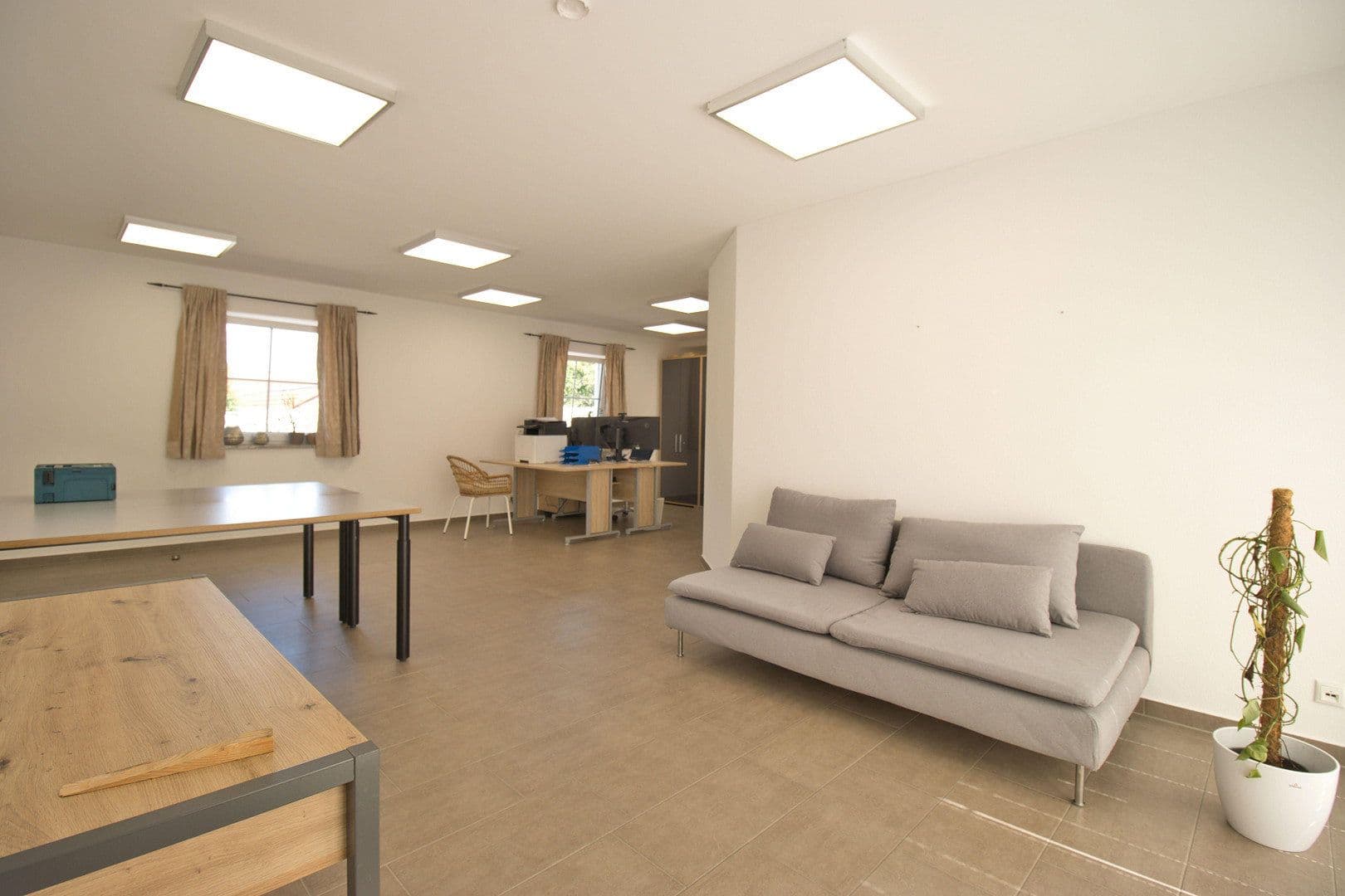 Prodej domu 440 m², pozemek 1.757 m², Neumarkt-Sankt Veit, Bavorsko Prodej domu 440 m², pozemek 1.757 m², Neumarkt-Sankt Veit, Bavorsko