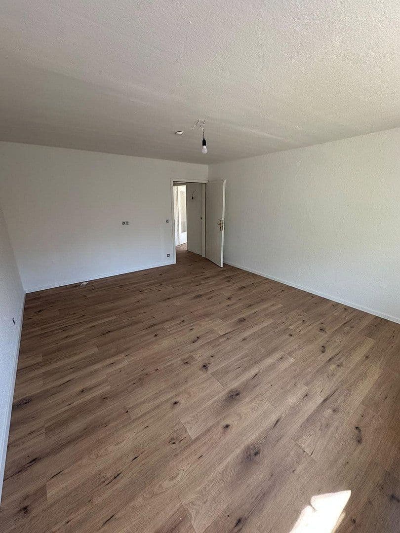 Pronájem bytu 2+1 40 m², Naheweinstrasse 66, Laubenheim, Porýní-Falc Pronájem bytu 2+1 40 m², Naheweinstrasse 66, Laubenheim, Porýní-Falc