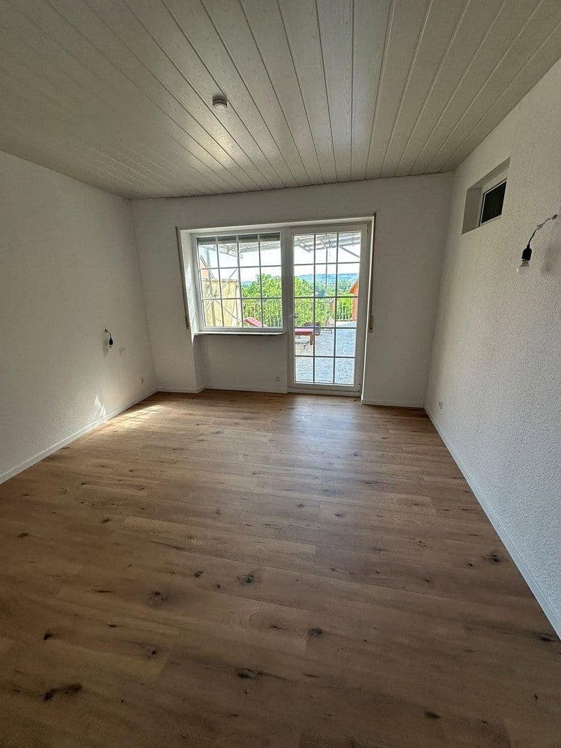 Pronájem bytu 2+1 40 m², Naheweinstrasse 66, Laubenheim, Porýní-Falc Pronájem bytu 2+1 40 m², Naheweinstrasse 66, Laubenheim, Porýní-Falc