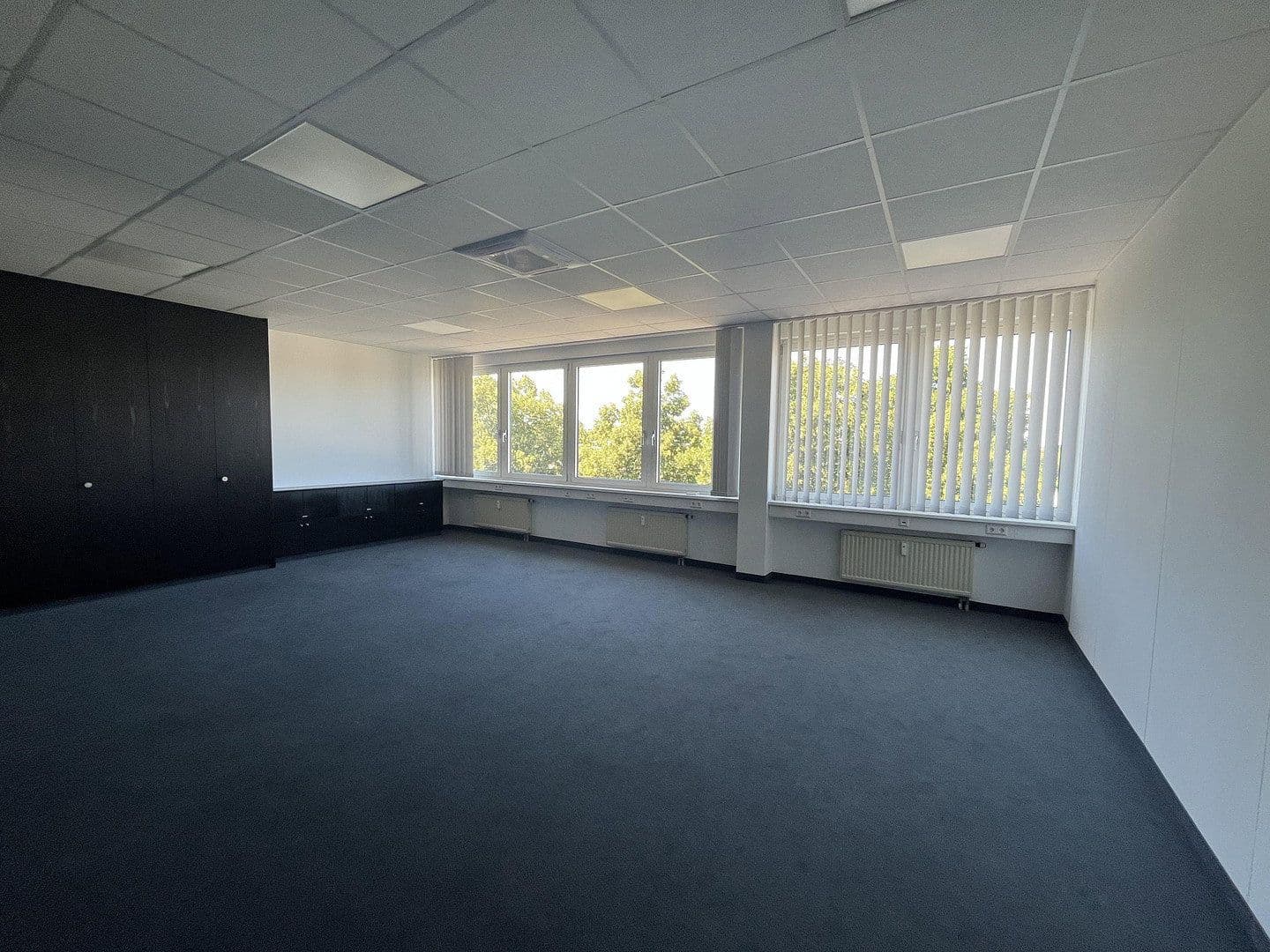 Pronájem kanceláře 28 m², Fellbach, Bádensko-Württembersko Pronájem kanceláře 28 m², Fellbach, Bádensko-Württembersko