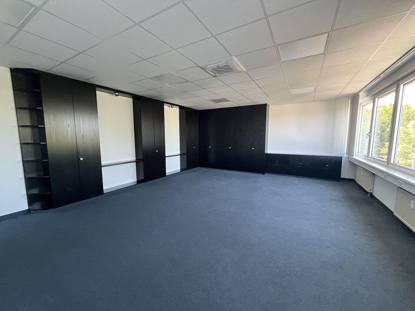 Pronájem kanceláře 28 m², Fellbach, Bádensko-Württembersko Pronájem kanceláře 28 m², Fellbach, Bádensko-Württembersko