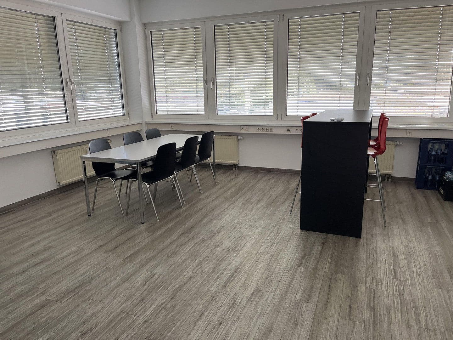 Pronájem kanceláře 28 m², Fellbach, Bádensko-Württembersko Pronájem kanceláře 28 m², Fellbach, Bádensko-Württembersko
