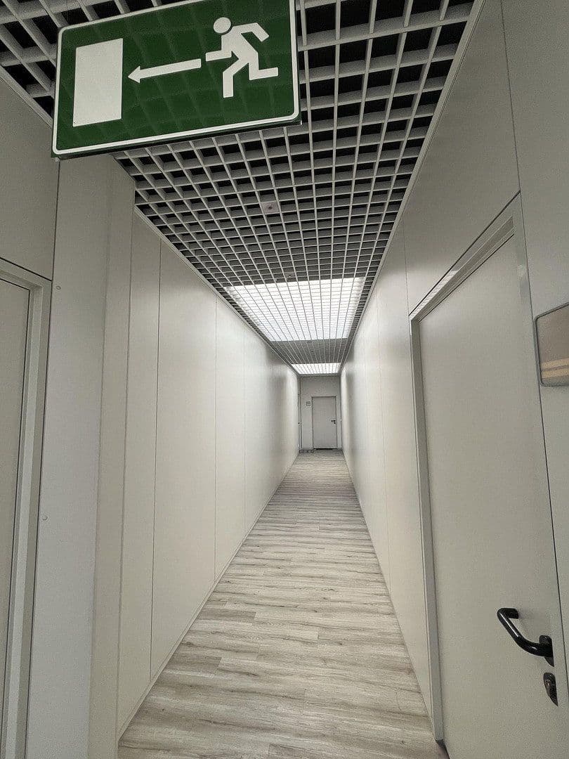 Pronájem kanceláře 28 m², Fellbach, Bádensko-Württembersko Pronájem kanceláře 28 m², Fellbach, Bádensko-Württembersko