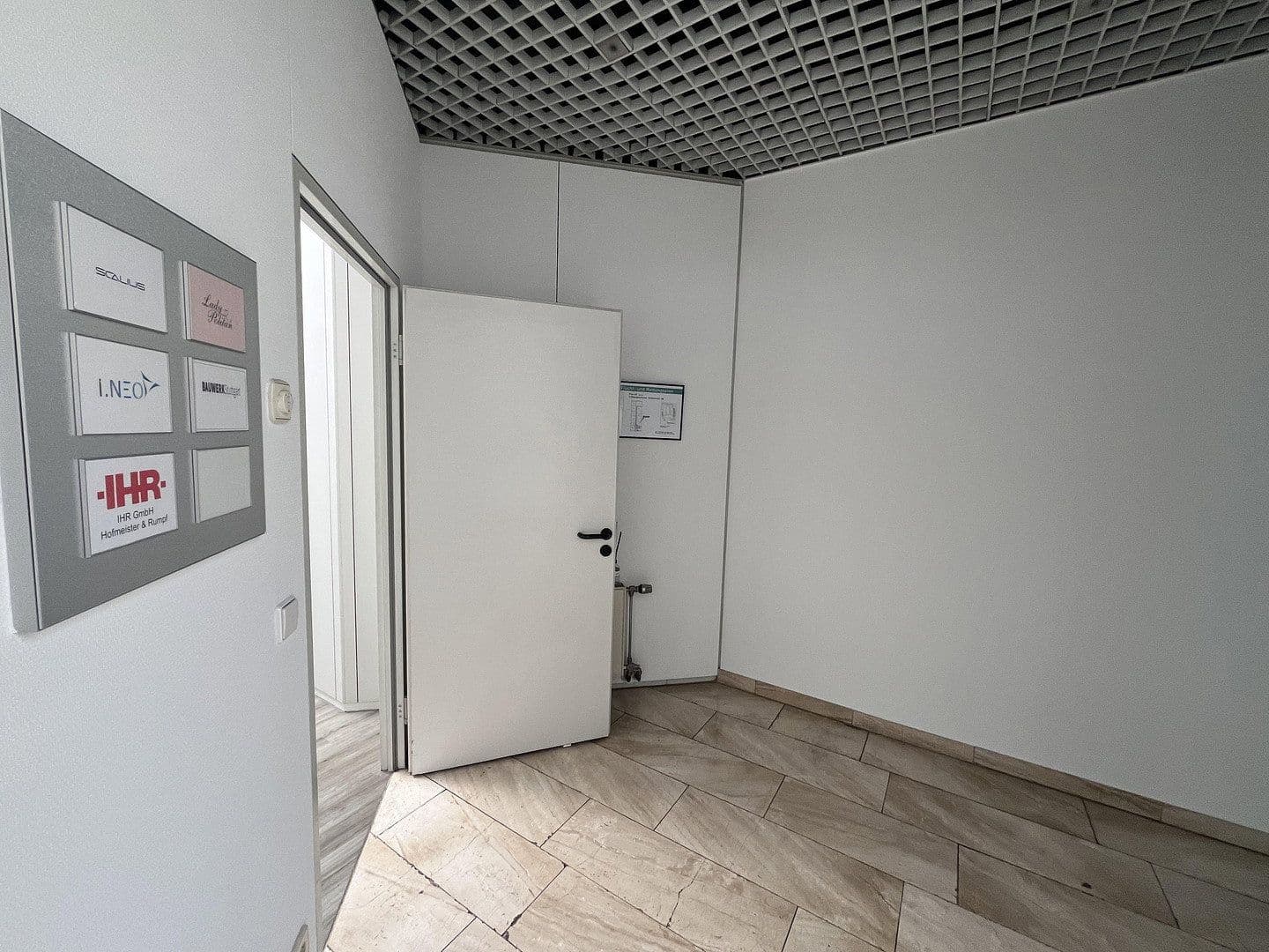 Pronájem kanceláře 28 m², Fellbach, Bádensko-Württembersko Pronájem kanceláře 28 m², Fellbach, Bádensko-Württembersko