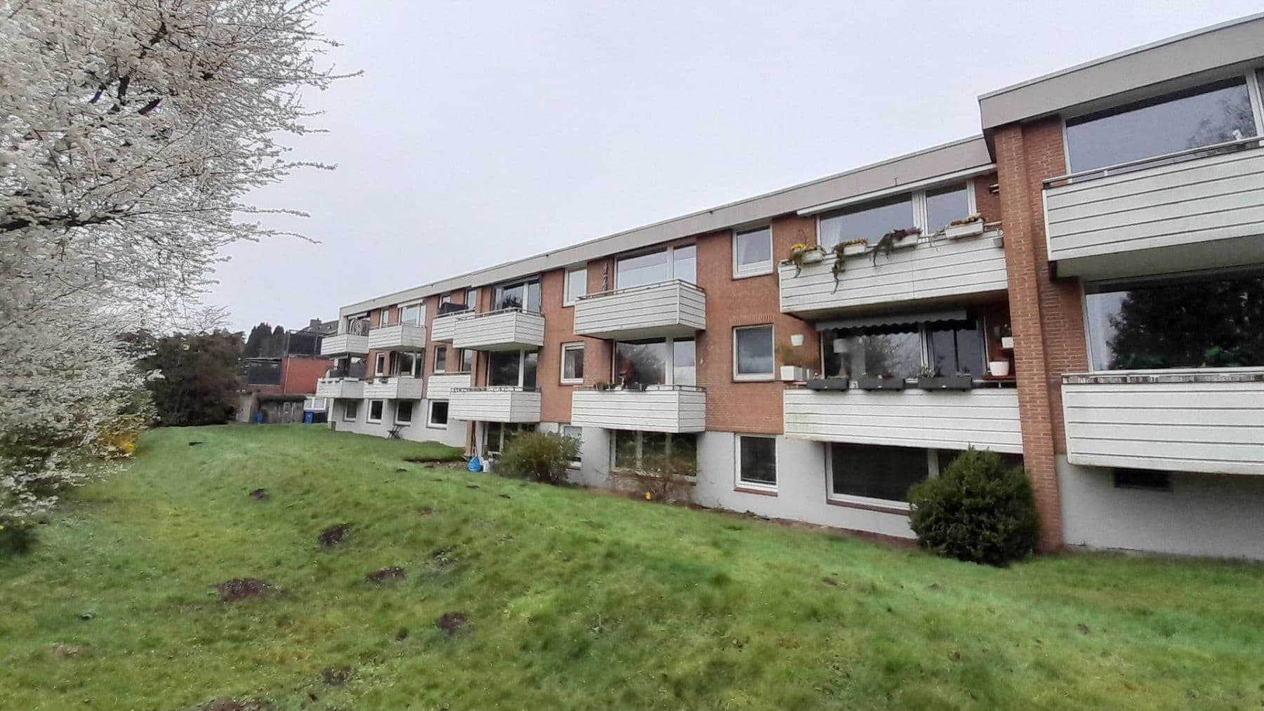 Pronájem bytu 2+1 42 m², Bahnhofstraße 18, Rosengarten, Dolní Sasko Pronájem bytu 2+1 42 m², Bahnhofstraße 18, Rosengarten, Dolní Sasko