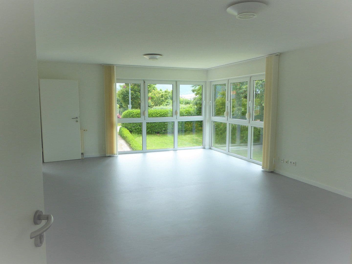 Pronájem kanceláře 215 m², Staufen im Breisgau, Bádensko-Württembersko Pronájem kanceláře 215 m², Staufen im Breisgau, Bádensko-Württembersko