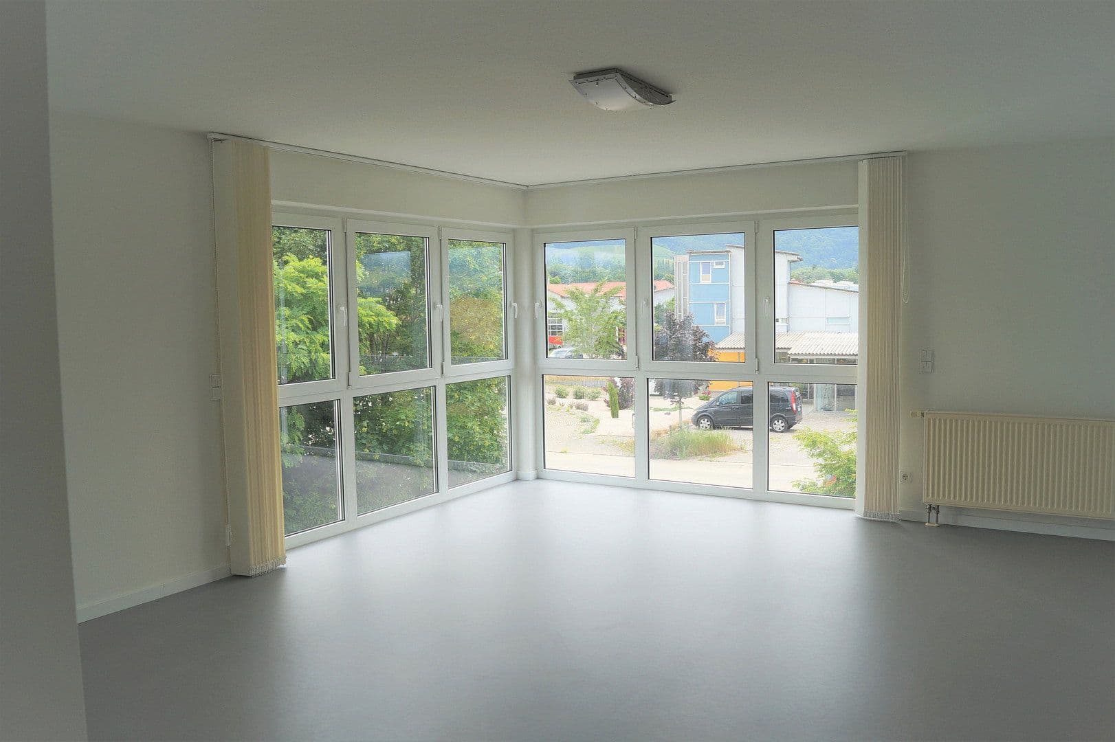 Pronájem kanceláře 215 m², Staufen im Breisgau, Bádensko-Württembersko Pronájem kanceláře 215 m², Staufen im Breisgau, Bádensko-Württembersko