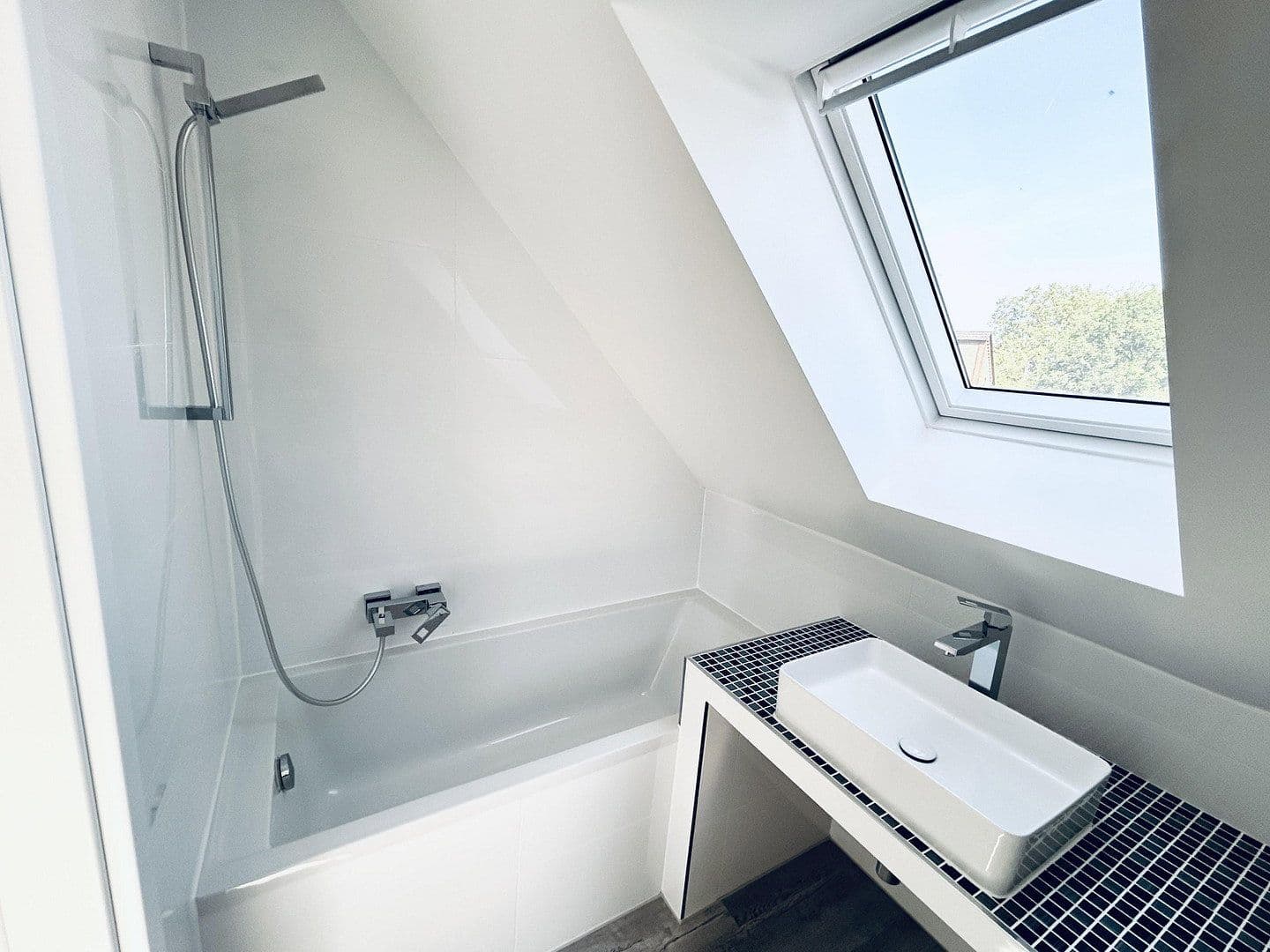 Prodej bytu 4+1 80 m², Hattersheim am Main, Hessen Prodej bytu 4+1 80 m², Hattersheim am Main, Hessen