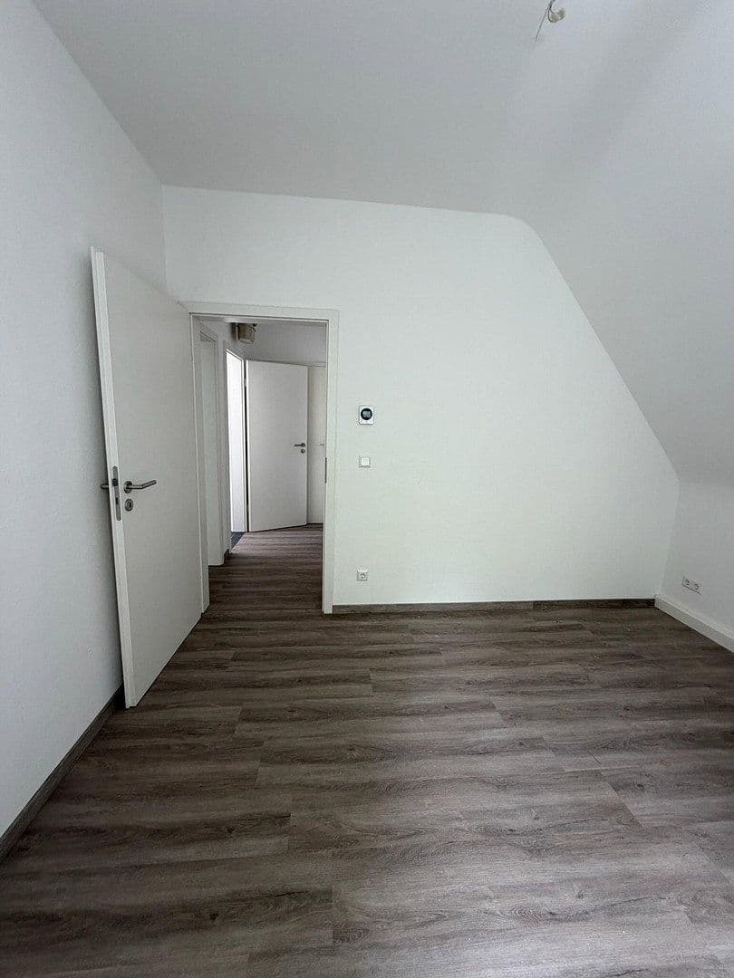 Pronájem bytu 2+1 36 m², Böblingerstr. 409, Stuttgart, Bádensko-Württembersko Pronájem bytu 2+1 36 m², Böblingerstr. 409, Stuttgart, Bádensko-Württembersko