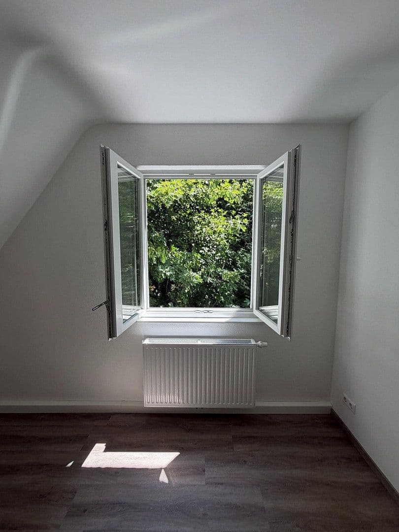 Pronájem bytu 2+1 36 m², Böblingerstr. 409, Stuttgart, Bádensko-Württembersko Pronájem bytu 2+1 36 m², Böblingerstr. 409, Stuttgart, Bádensko-Württembersko