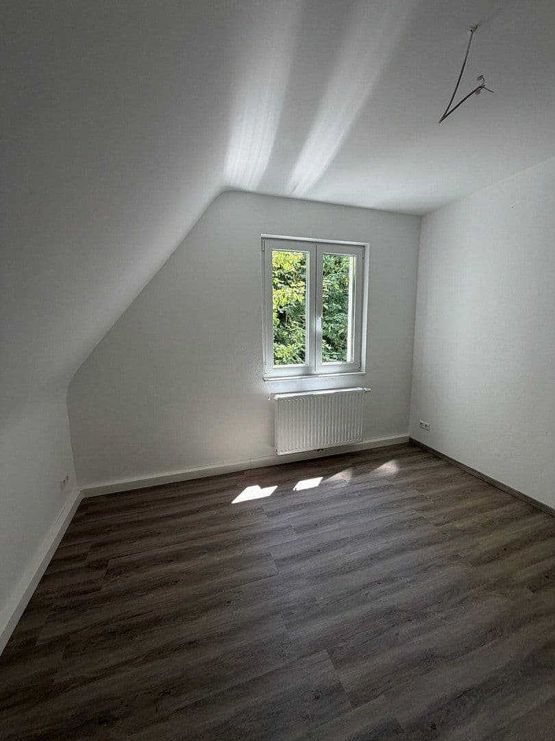 Pronájem bytu 2+1 36 m², Böblingerstr. 409, Stuttgart, Bádensko-Württembersko Pronájem bytu 2+1 36 m², Böblingerstr. 409, Stuttgart, Bádensko-Württembersko