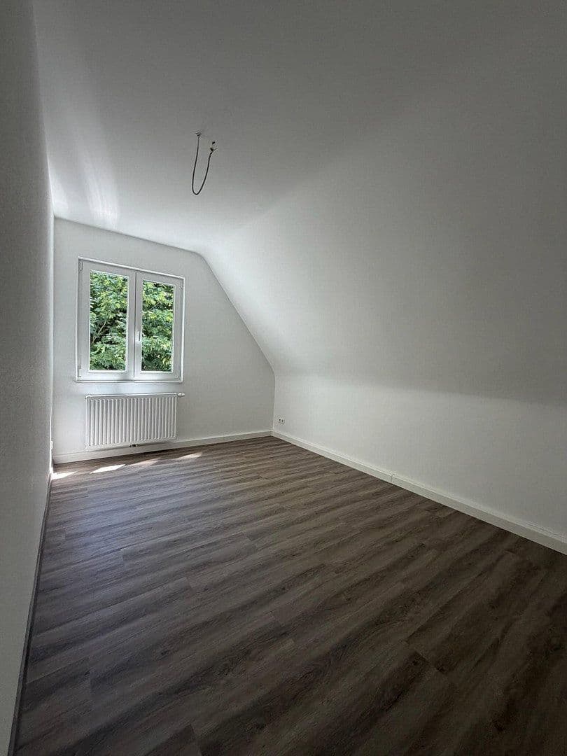 Pronájem bytu 2+1 36 m², Böblingerstr. 409, Stuttgart, Bádensko-Württembersko Pronájem bytu 2+1 36 m², Böblingerstr. 409, Stuttgart, Bádensko-Württembersko