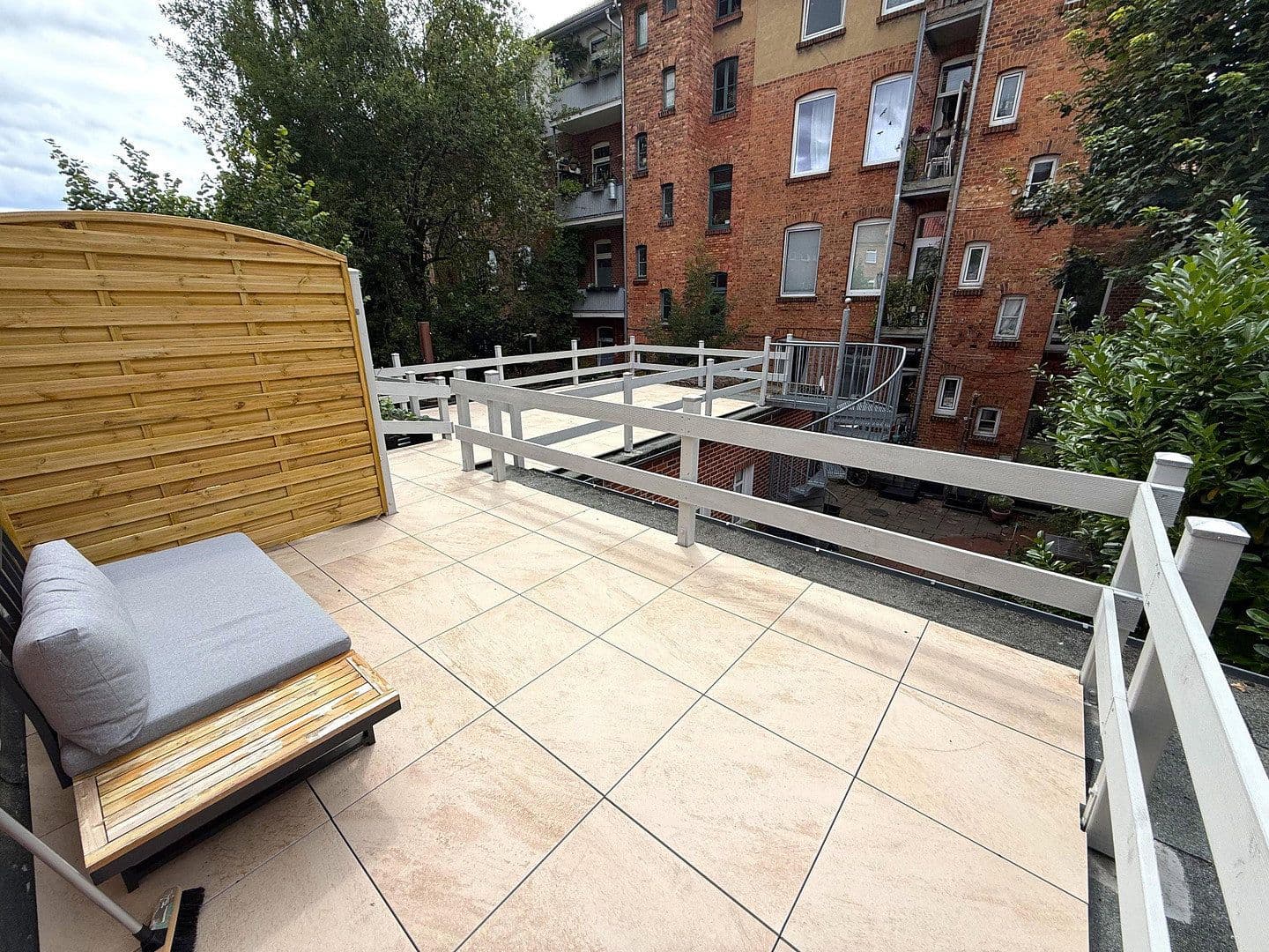 Pronájem bytu 2+1 74 m², Dammstr. 9, Lüneburg, Dolní Sasko Pronájem bytu 2+1 74 m², Dammstr. 9, Lüneburg, Dolní Sasko