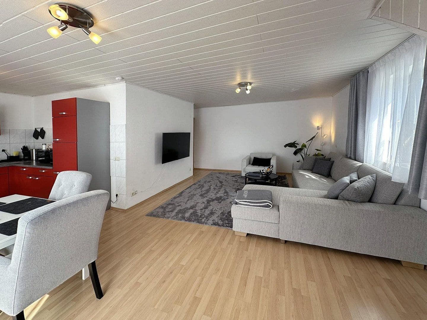 Pronájem bytu 2+1 57 m², Augsburg, Bavorsko Pronájem bytu 2+1 57 m², Augsburg, Bavorsko