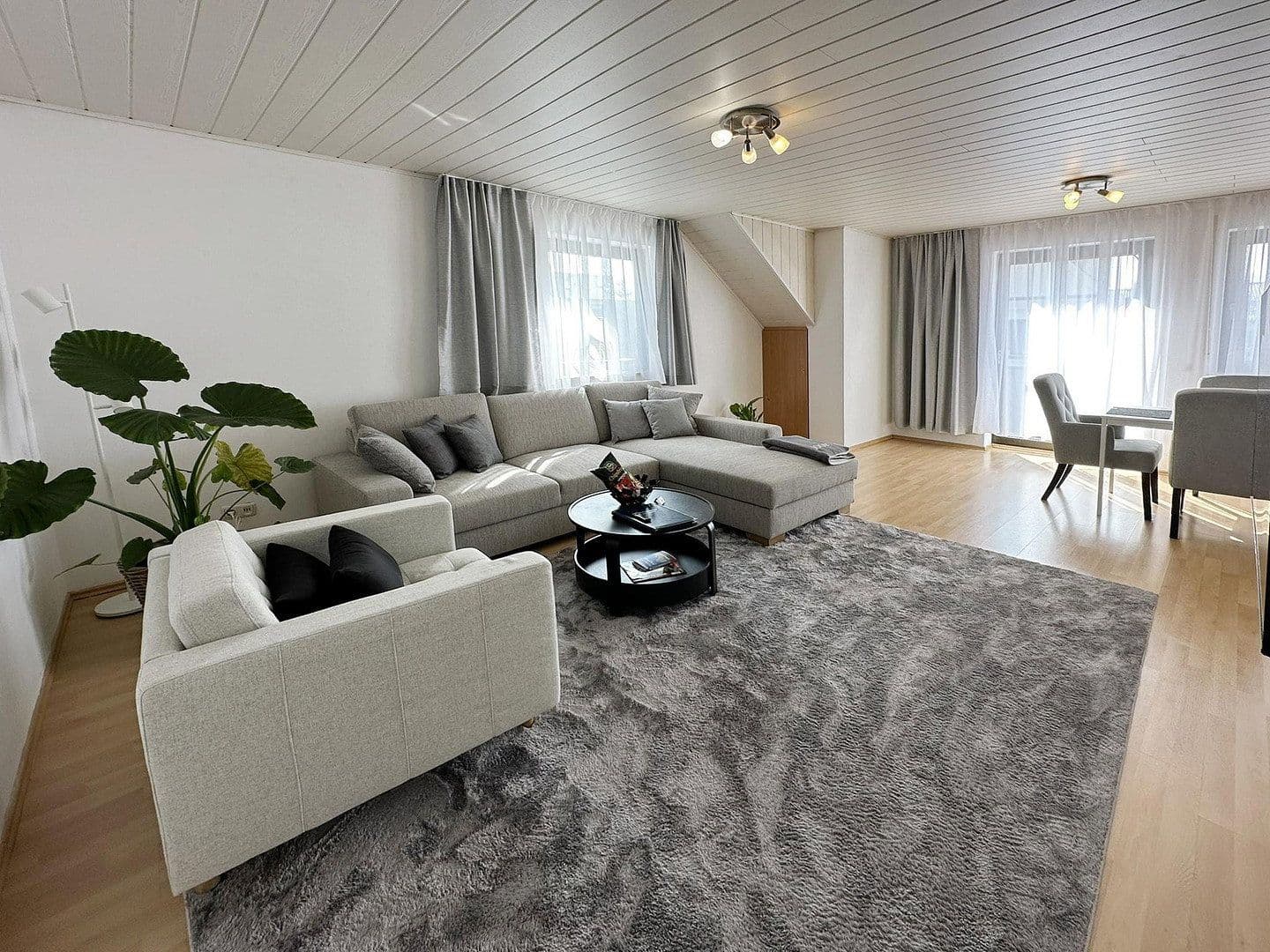 Pronájem bytu 2+1 57 m², Augsburg, Bavorsko Pronájem bytu 2+1 57 m², Augsburg, Bavorsko