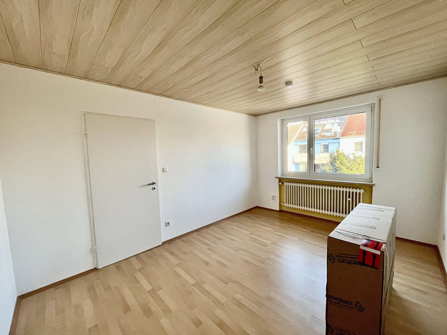 Pronájem domu 150 m², pozemek 402 m², Eckental, Bavorsko Pronájem domu 150 m², pozemek 402 m², Eckental, Bavorsko
