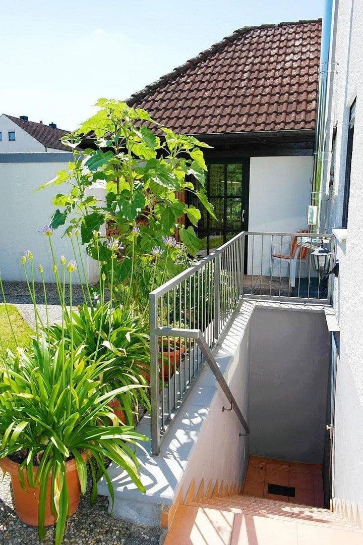 Pronájem domu 150 m², pozemek 402 m², Eckental, Bavorsko Pronájem domu 150 m², pozemek 402 m², Eckental, Bavorsko