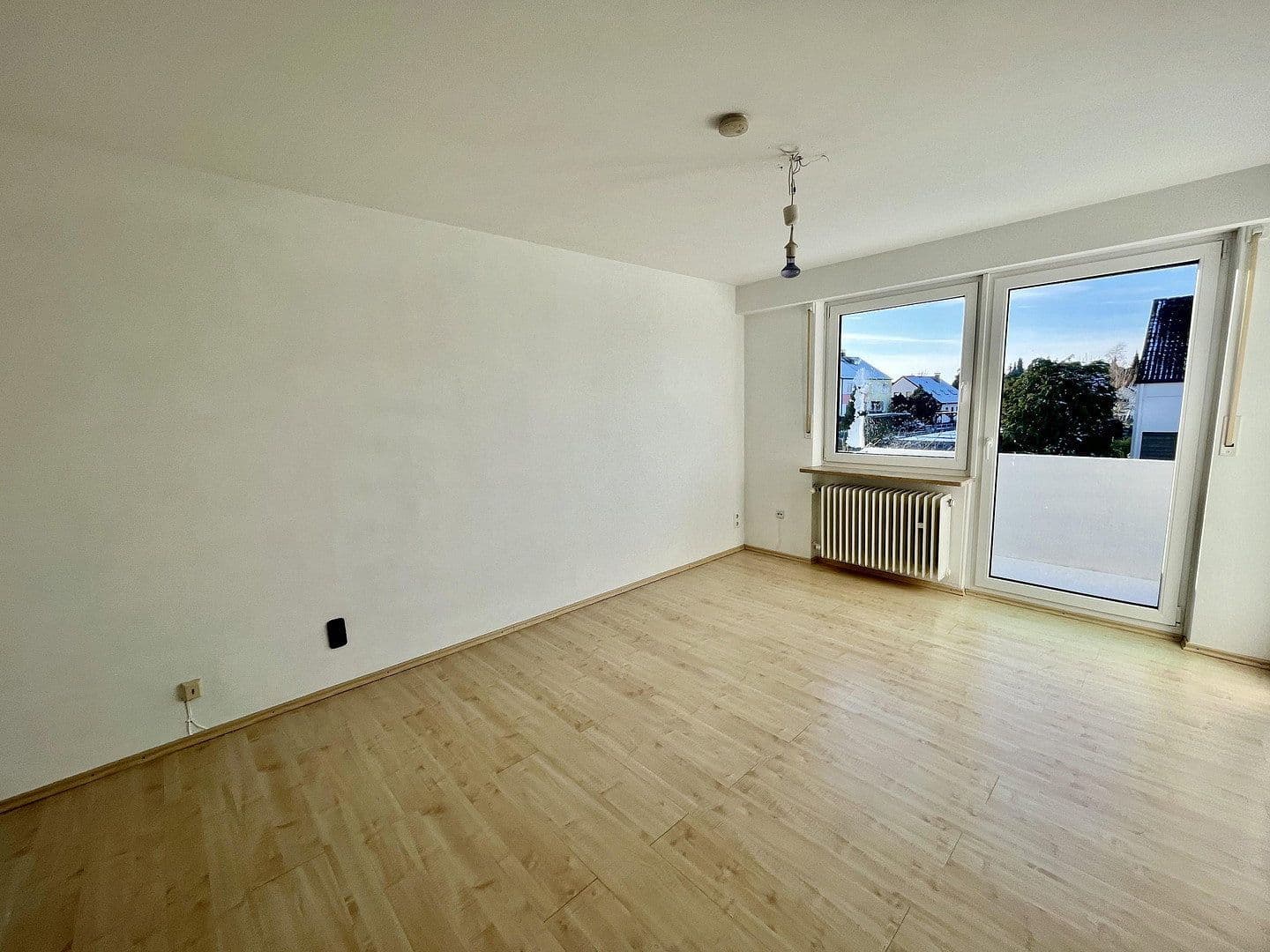 Pronájem domu 150 m², pozemek 402 m², Eckental, Bavorsko Pronájem domu 150 m², pozemek 402 m², Eckental, Bavorsko