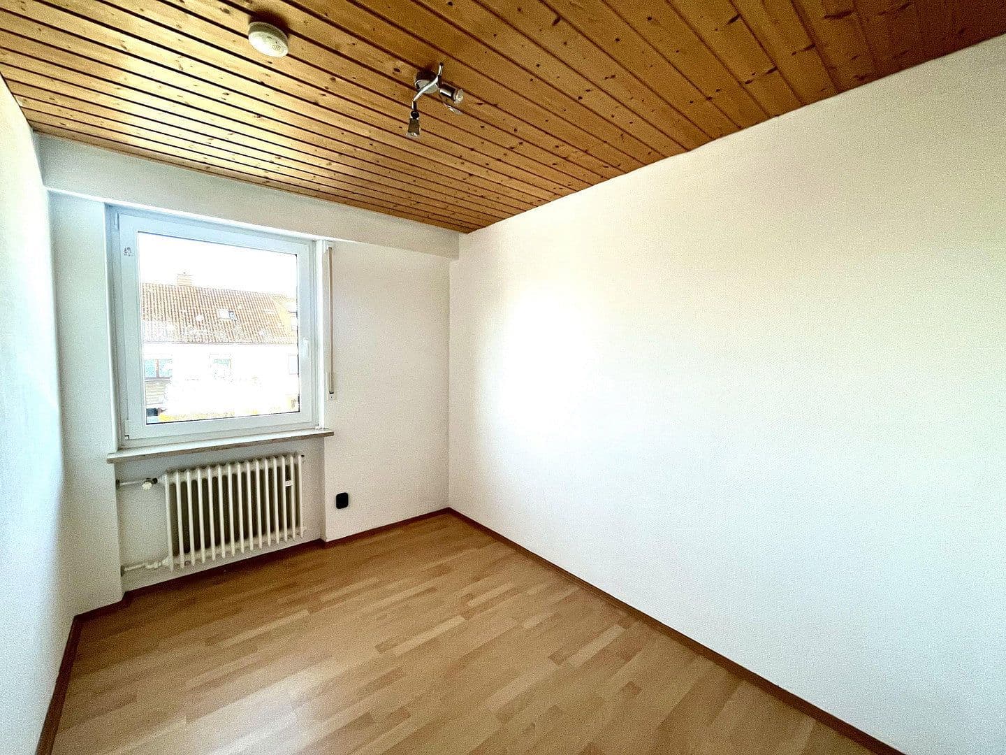 Pronájem domu 150 m², pozemek 402 m², Eckental, Bavorsko Pronájem domu 150 m², pozemek 402 m², Eckental, Bavorsko