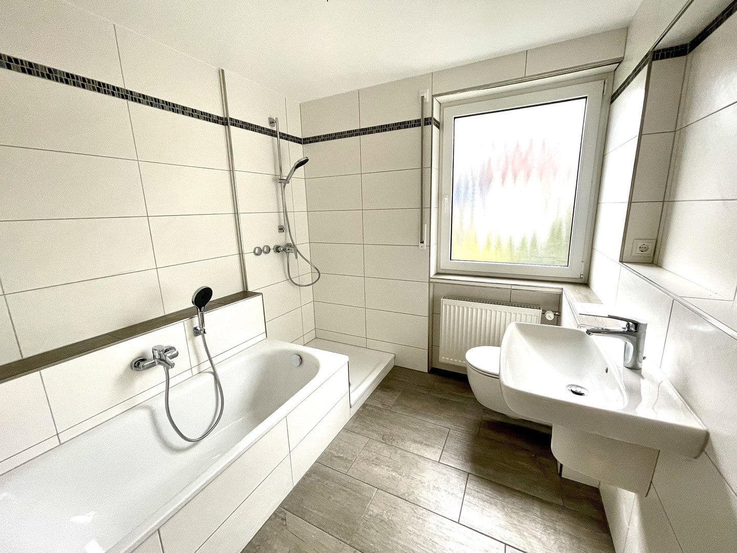 Pronájem domu 150 m², pozemek 402 m², Eckental, Bavorsko Pronájem domu 150 m², pozemek 402 m², Eckental, Bavorsko