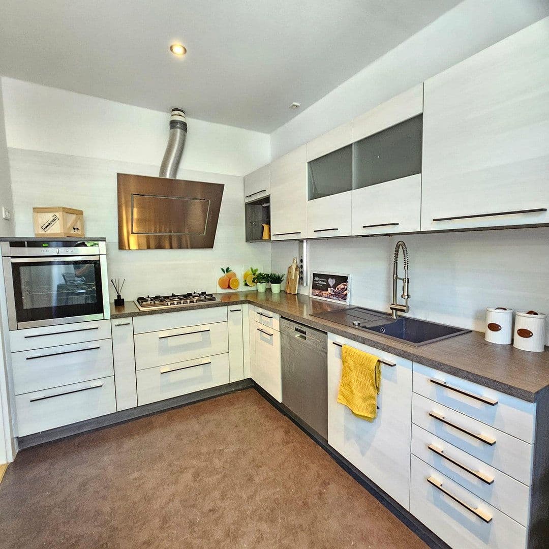 Prodej bytu 4+1 104 m², Frankfurt, Hessen Prodej bytu 4+1 104 m², Frankfurt, Hessen