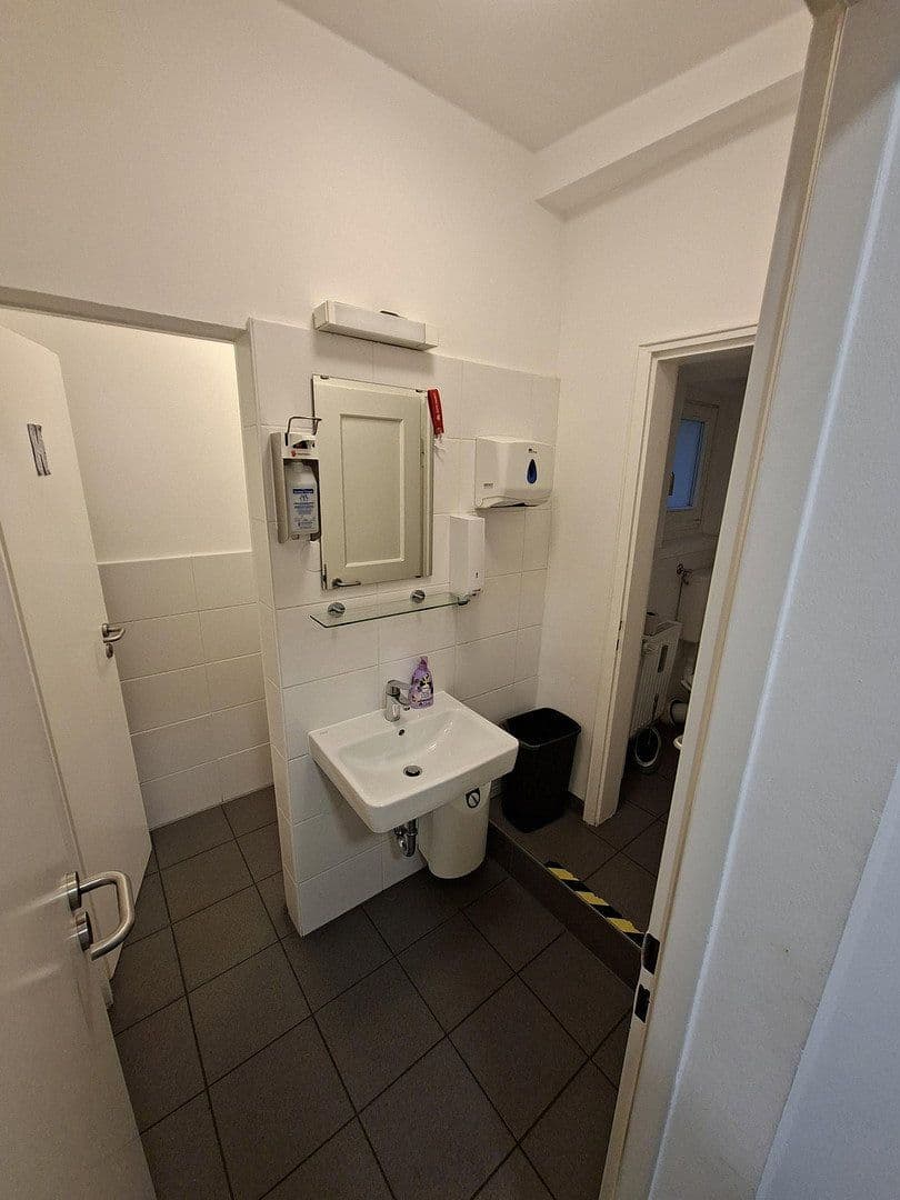 Pronájem kanceláře 271 m², Luisenstr. 1, München, Bavorsko Pronájem kanceláře 271 m², Luisenstr. 1, München, Bavorsko