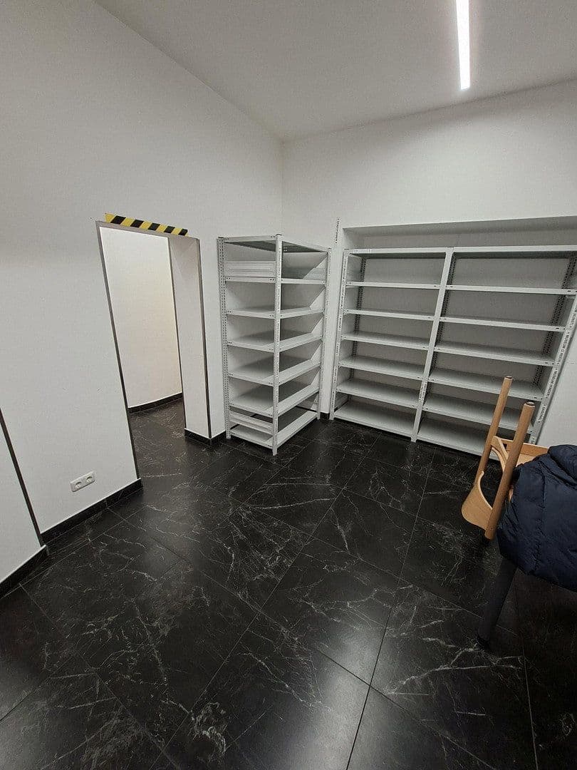 Pronájem kanceláře 271 m², Luisenstr. 1, München, Bavorsko Pronájem kanceláře 271 m², Luisenstr. 1, München, Bavorsko