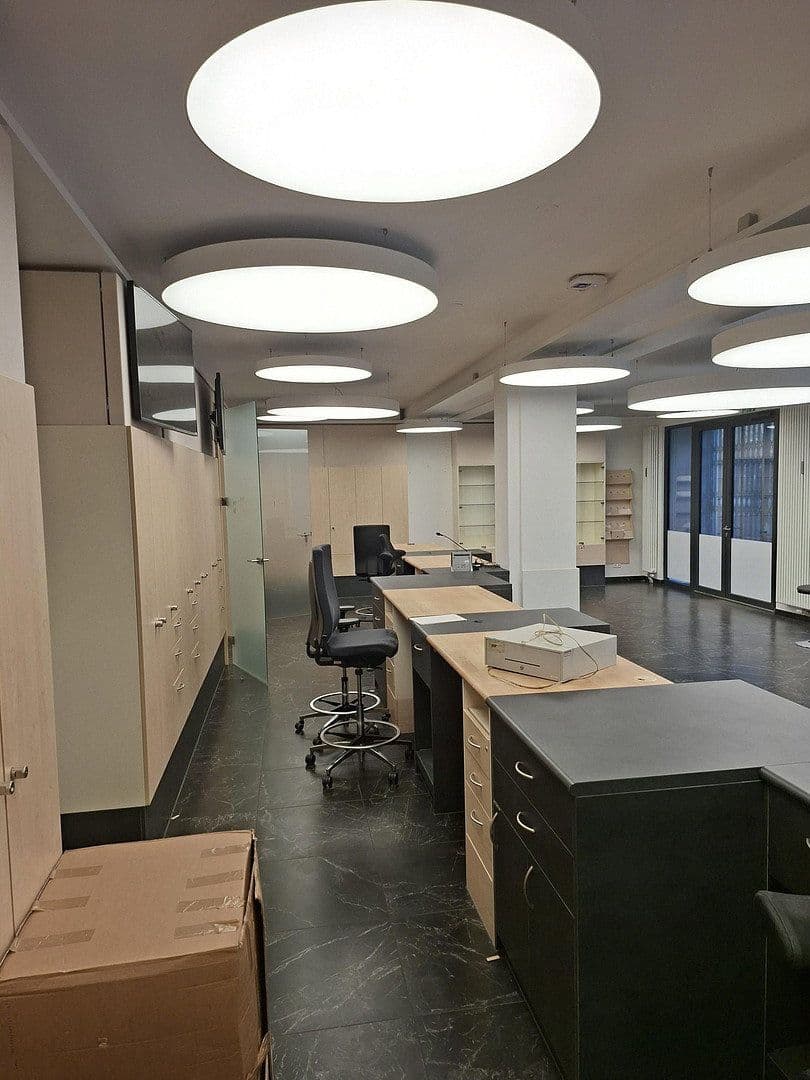 Pronájem kanceláře 271 m², Luisenstr. 1, München, Bavorsko Pronájem kanceláře 271 m², Luisenstr. 1, München, Bavorsko