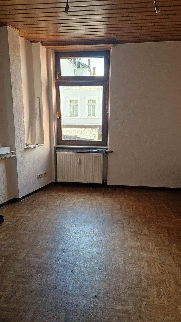 Pronájem bytu 1+1 30 m², Trier, Porýní-Falc Pronájem bytu 1+1 30 m², Trier, Porýní-Falc