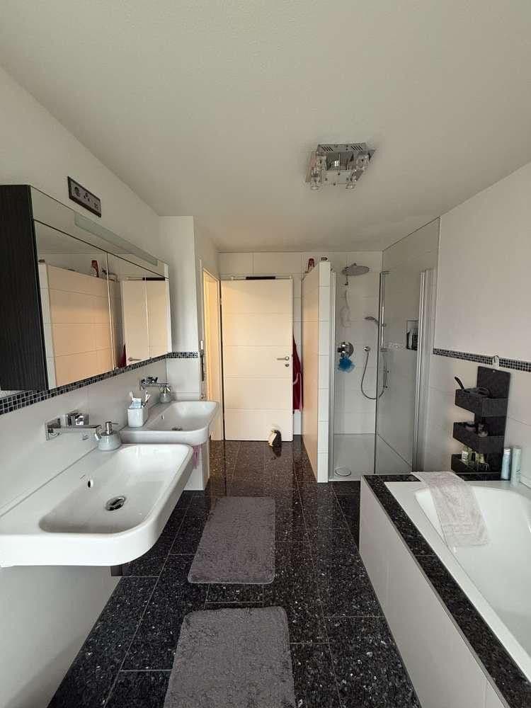 Prodej domu 146 m², pozemek 369 m², Danziger Straße 24, Heilbronn, Bádensko-Württembersko Prodej domu 146 m², pozemek 369 m², Danziger Straße 24, Heilbronn, Bádensko-Württembersko