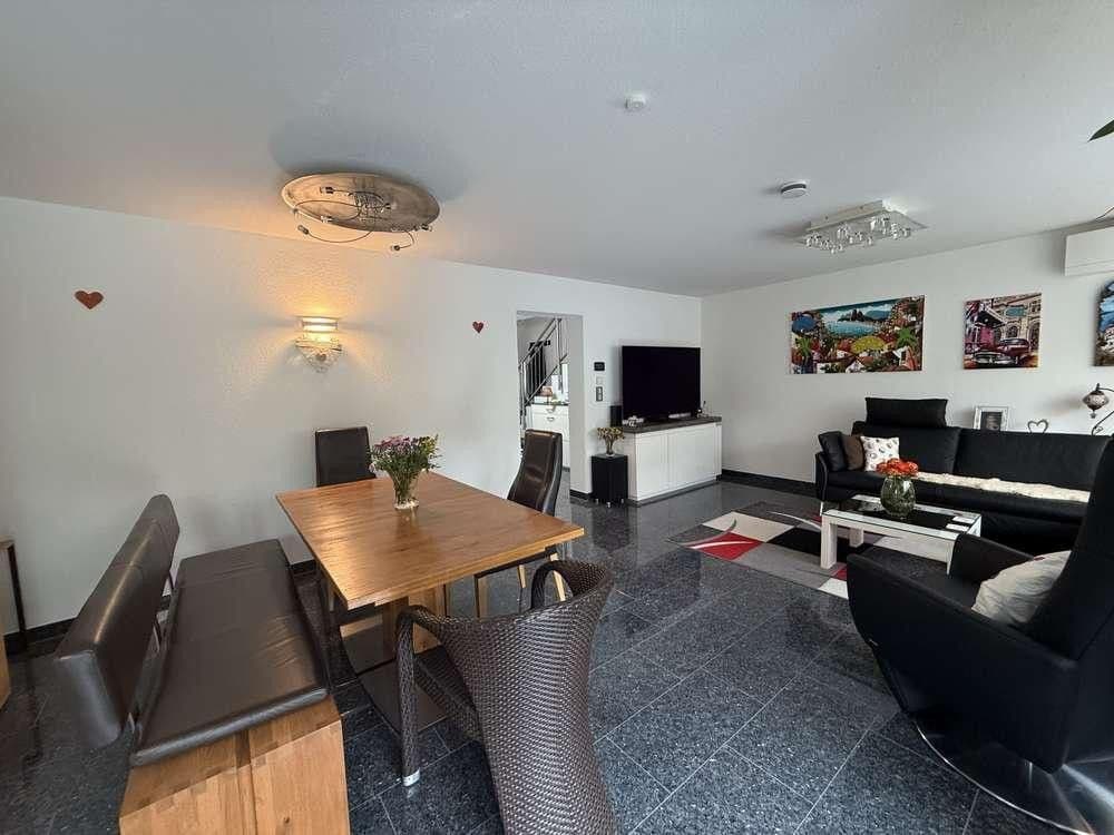 Prodej domu 146 m², pozemek 369 m², Danziger Straße 24, Heilbronn, Bádensko-Württembersko Prodej domu 146 m², pozemek 369 m², Danziger Straße 24, Heilbronn, Bádensko-Württembersko
