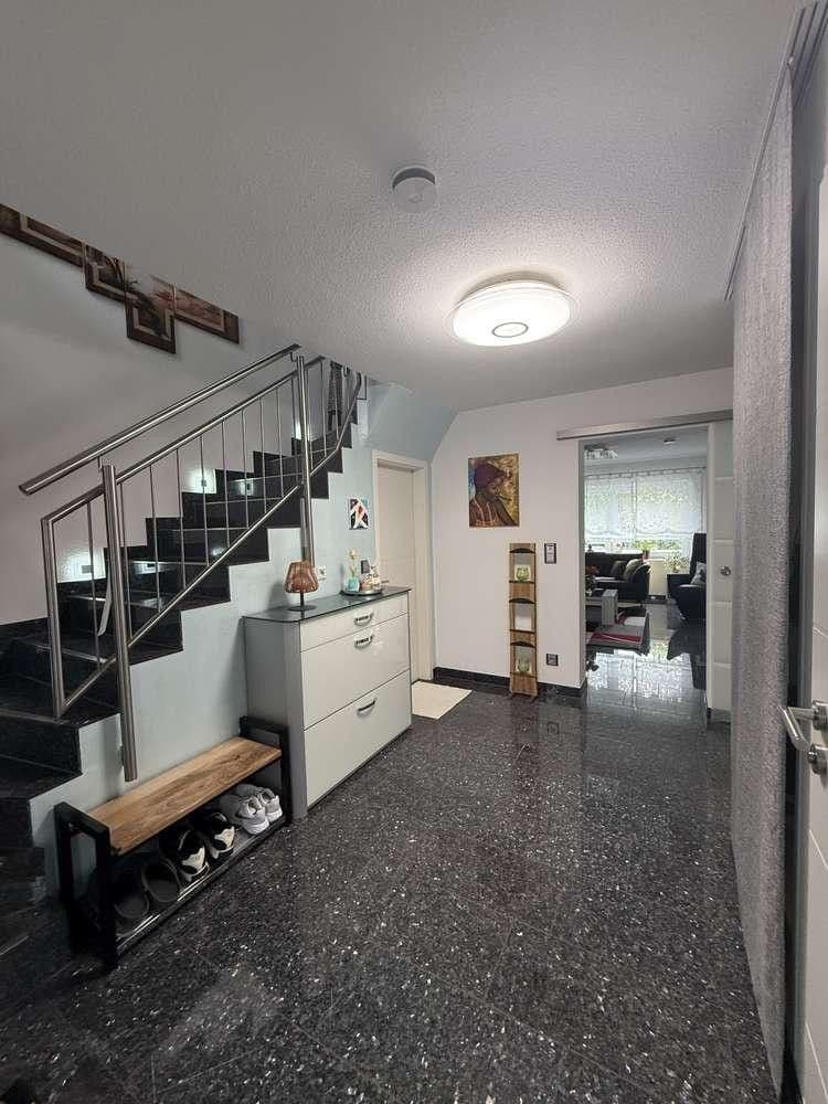 Prodej domu 146 m², pozemek 369 m², Danziger Straße 24, Heilbronn, Bádensko-Württembersko Prodej domu 146 m², pozemek 369 m², Danziger Straße 24, Heilbronn, Bádensko-Württembersko