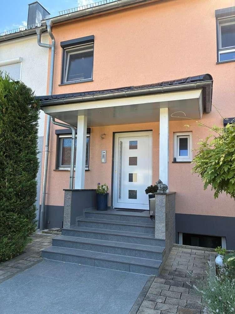Prodej domu 146 m², pozemek 369 m², Danziger Straße 24, Heilbronn, Bádensko-Württembersko Prodej domu 146 m², pozemek 369 m², Danziger Straße 24, Heilbronn, Bádensko-Württembersko