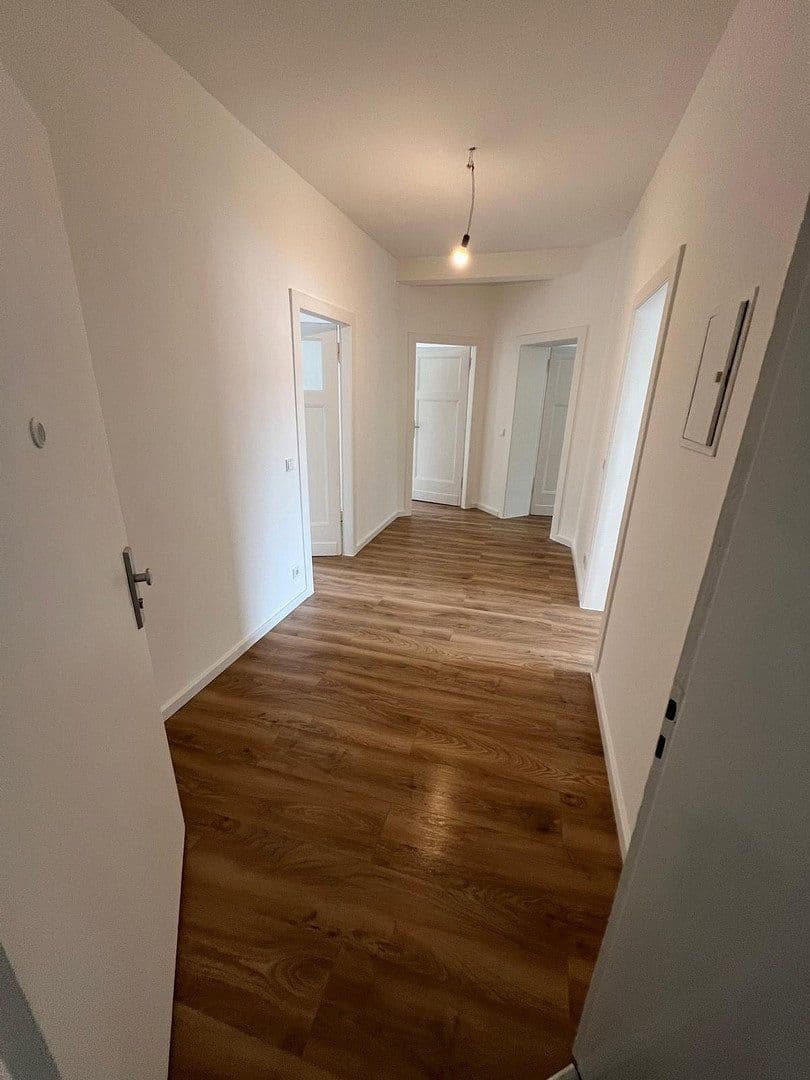 Pronájem bytu 3+1 80 m², Buysstr. 19, Düsseldorf, Severní Porýní-Vestfálsko Pronájem bytu 3+1 80 m², Buysstr. 19, Düsseldorf, Severní Porýní-Vestfálsko