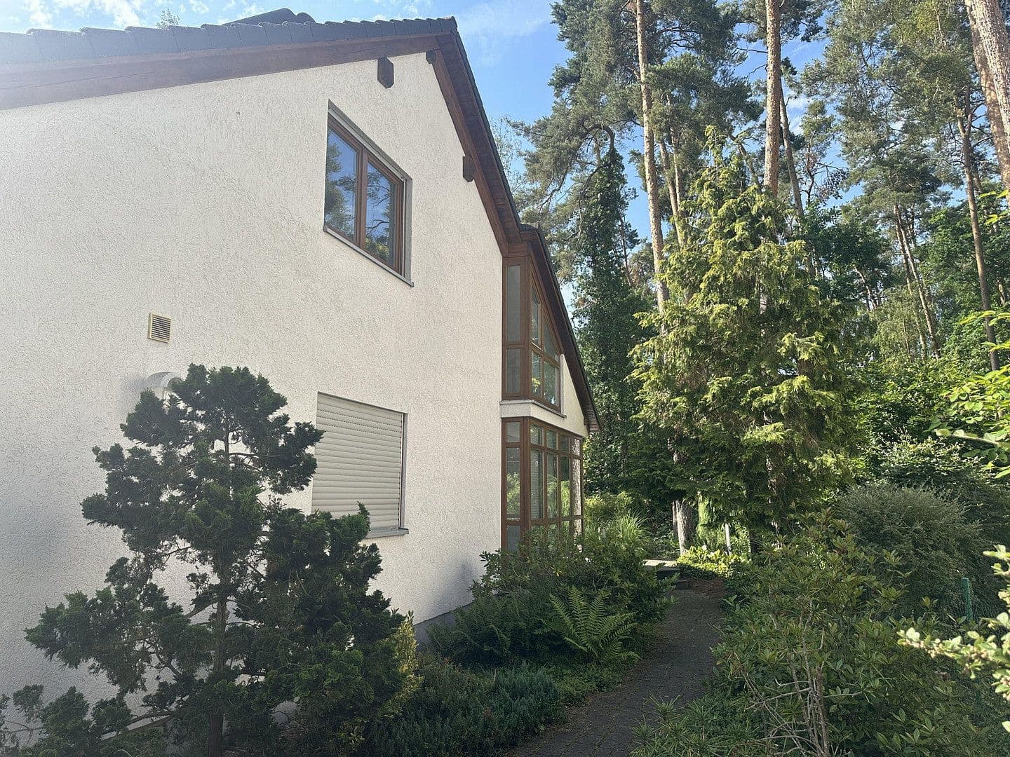 Prodej domu 193 m², pozemek 426 m², Erlangen, Bavorsko Prodej domu 193 m², pozemek 426 m², Erlangen, Bavorsko