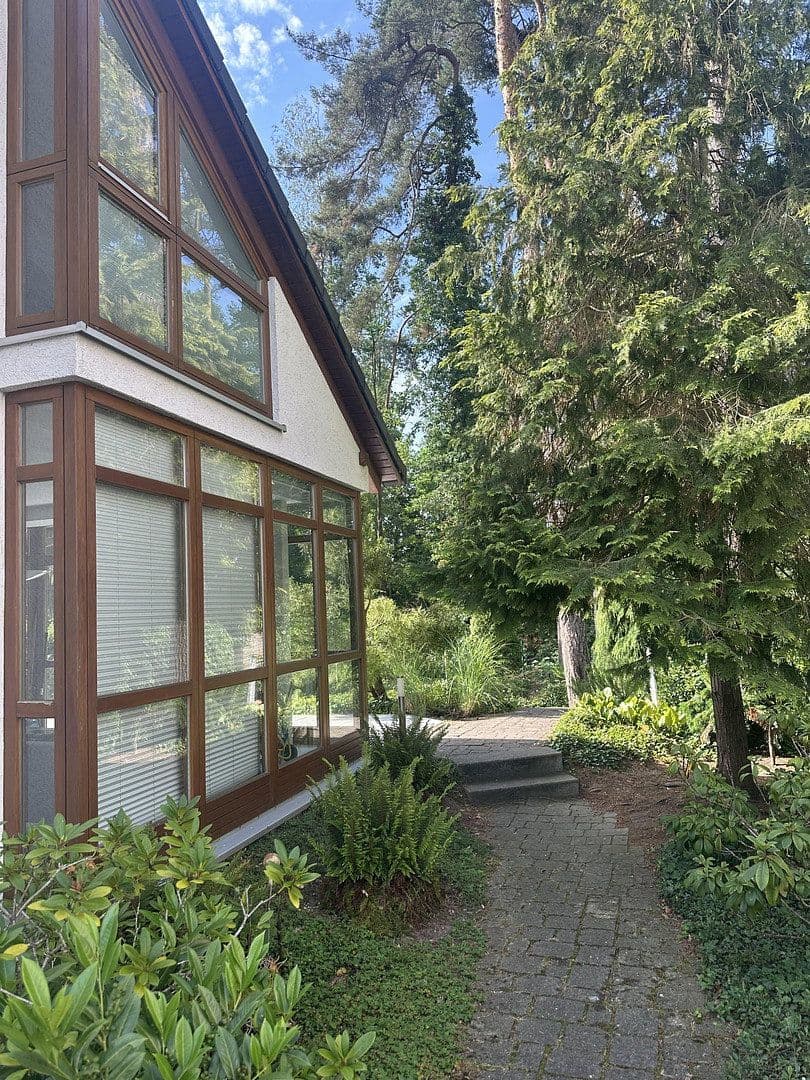 Prodej domu 193 m², pozemek 426 m², Erlangen, Bavorsko Prodej domu 193 m², pozemek 426 m², Erlangen, Bavorsko