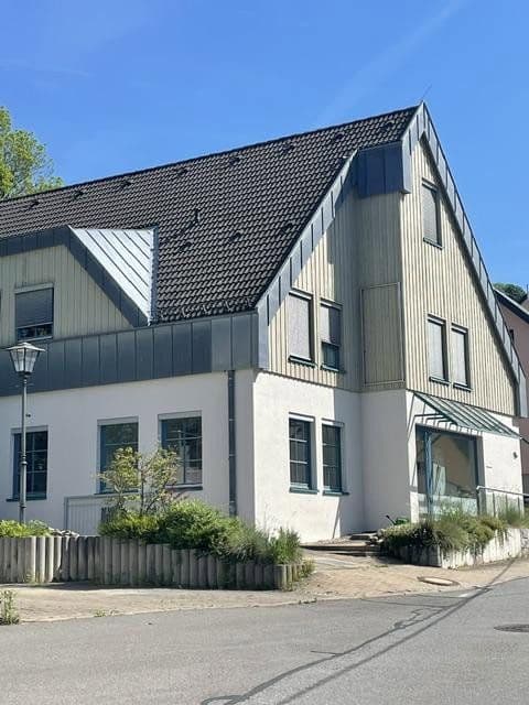 Prodej domu 340 m², pozemek 617 m², Burkhardtsdorf, Sasko Prodej domu 340 m², pozemek 617 m², Burkhardtsdorf, Sasko