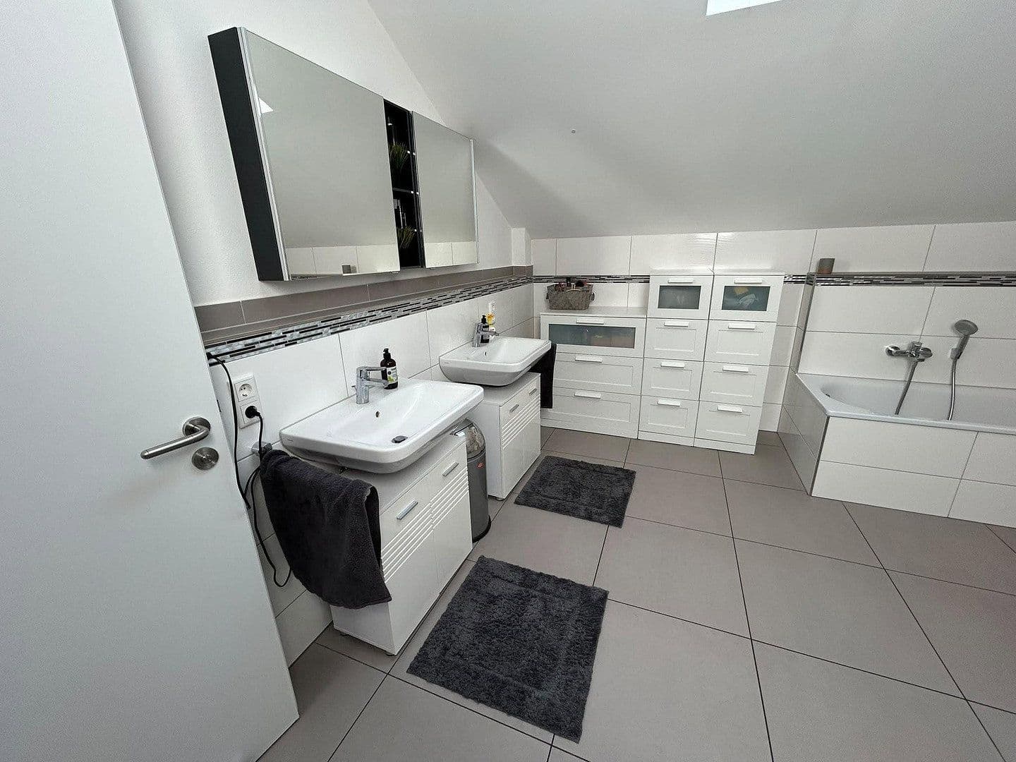 Pronájem bytu 4+1 145 m², Wiesham 3d, Grafing, Bavorsko Pronájem bytu 4+1 145 m², Wiesham 3d, Grafing, Bavorsko